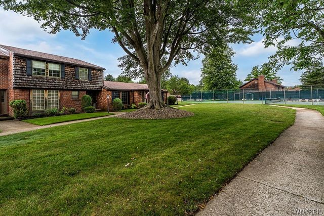 255 Wedgewood Drive, Amherst, NY 14221