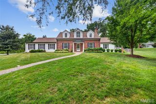 27 Ellsworth Lane, Ladue, MO 63124