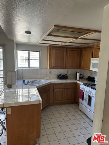 100 S Catalina Avenue A, Redondo Beach, CA 90277