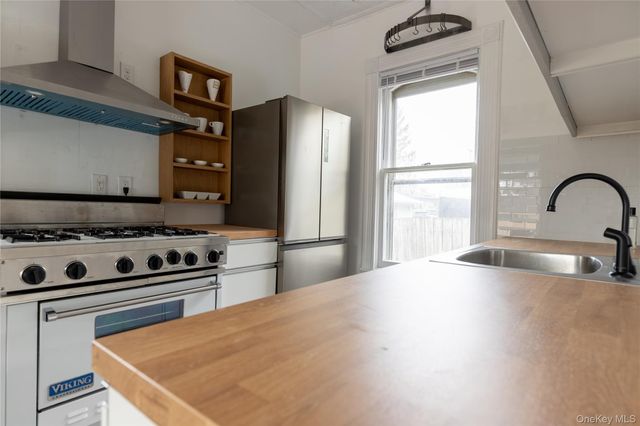 244 Broadway, Port Ewen, NY 12429