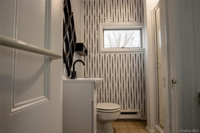 244 Broadway, Port Ewen, NY 12429