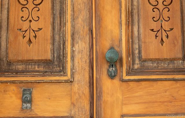 244 Broadway, Port Ewen, NY 12429