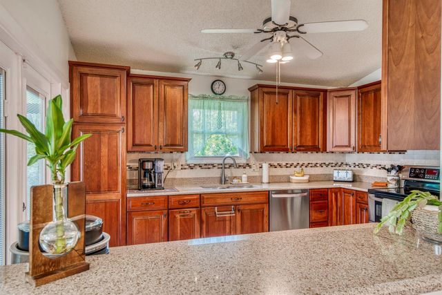 6690 SE Raintree Avenue, Stuart, FL 34997