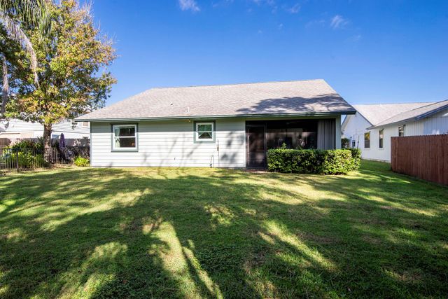 6690 SE Raintree Avenue, Stuart, FL 34997