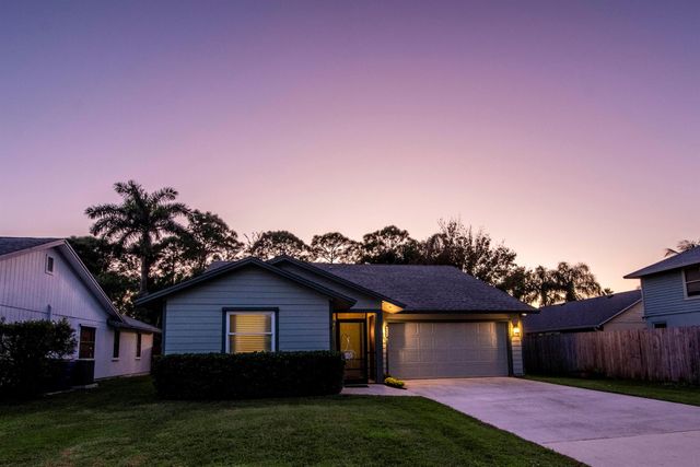 6690 SE Raintree Avenue, Stuart, FL 34997