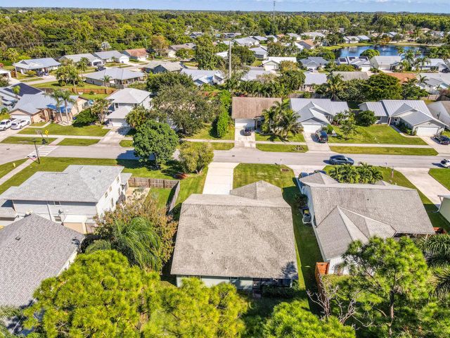6690 SE Raintree Avenue, Stuart, FL 34997