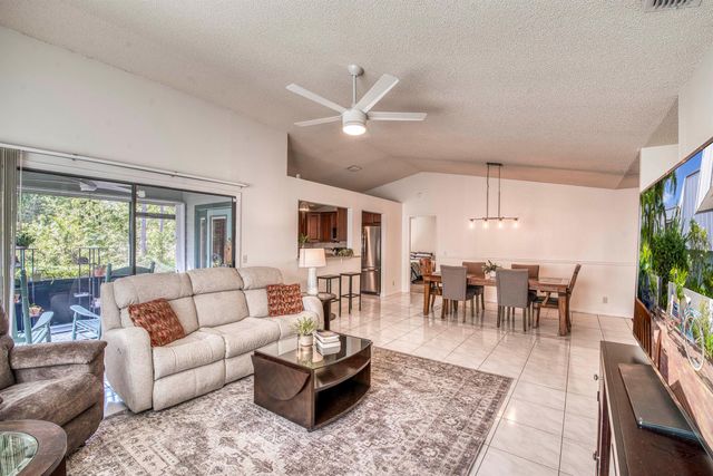 6690 SE Raintree Avenue, Stuart, FL 34997