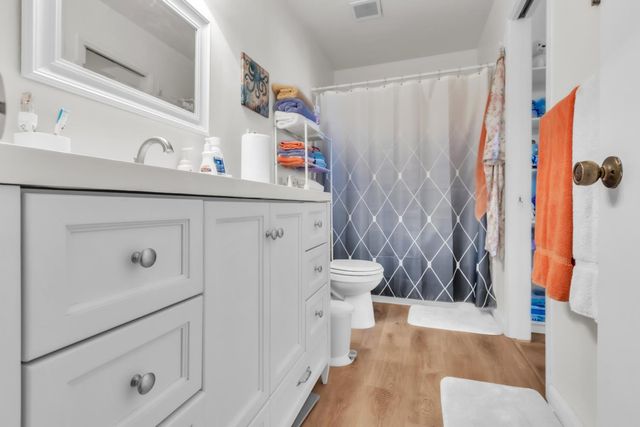 3960 Oak Villa Cir, Carmichael, CA 95608