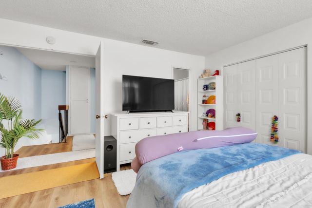 3960 Oak Villa Cir, Carmichael, CA 95608