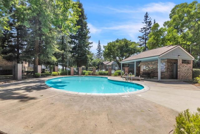 3960 Oak Villa Cir, Carmichael, CA 95608