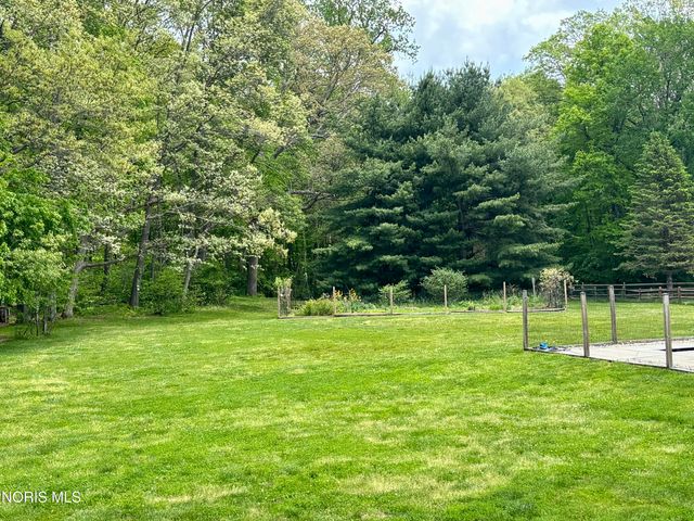 6047 Forest Edge Drive, Whitehouse, OH 43571