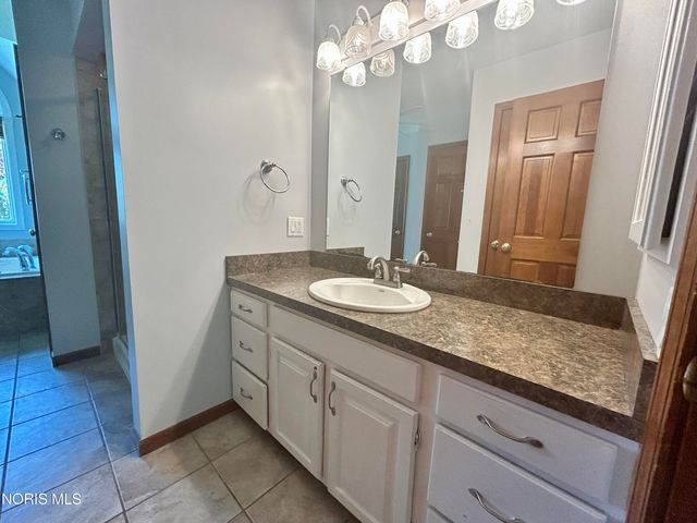 6047 Forest Edge Drive, Whitehouse, OH 43571