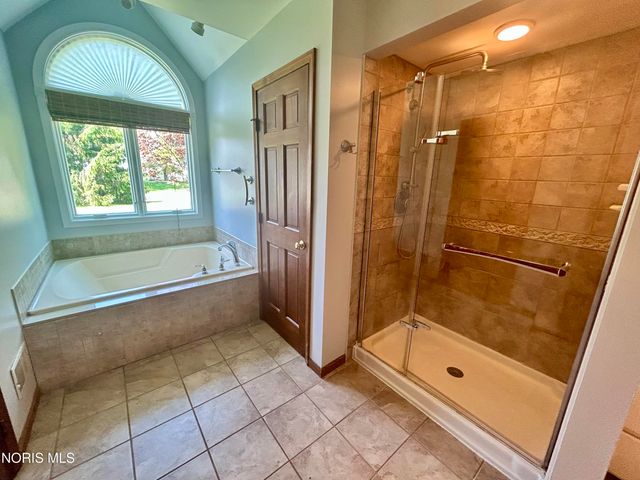 6047 Forest Edge Drive, Whitehouse, OH 43571