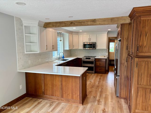 6047 Forest Edge Drive, Whitehouse, OH 43571