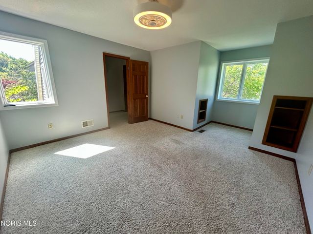 6047 Forest Edge Drive, Whitehouse, OH 43571