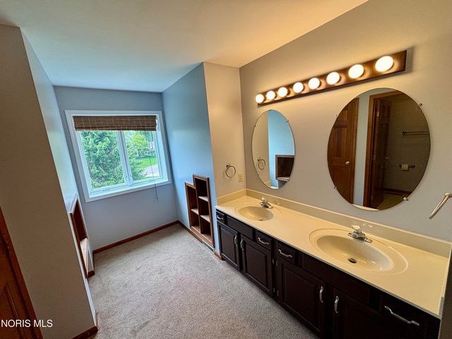 6047 Forest Edge Drive, Whitehouse, OH 43571