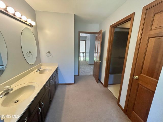 6047 Forest Edge Drive, Whitehouse, OH 43571