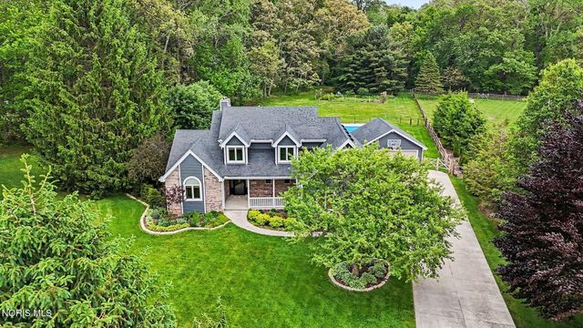 6047 Forest Edge Drive, Whitehouse, OH 43571