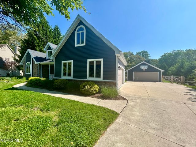 6047 Forest Edge Drive, Whitehouse, OH 43571