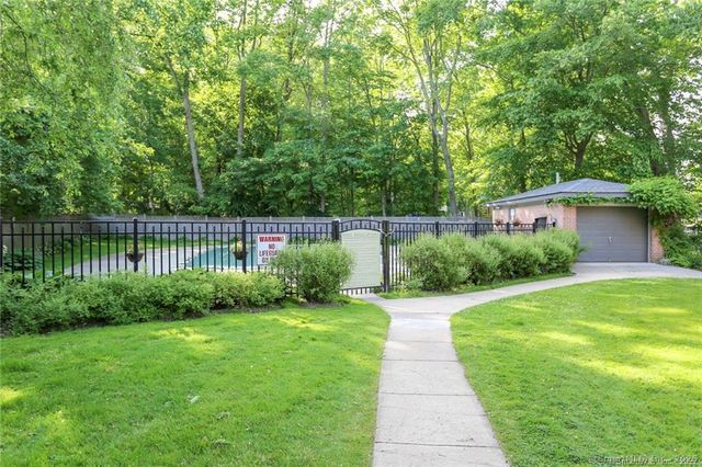 160 Fairfield Woods Road APT 46, Fairfield, CT 06825