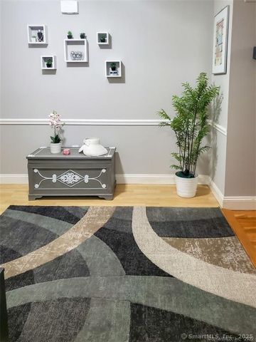 160 Fairfield Woods Road APT 46, Fairfield, CT 06825