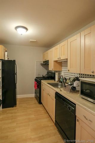 160 Fairfield Woods Road APT 46, Fairfield, CT 06825