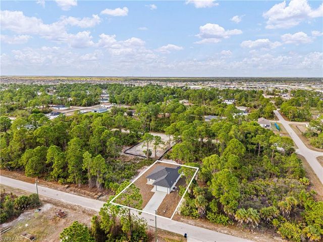 3304 69th ST W, Lehigh Acres, FL 33971