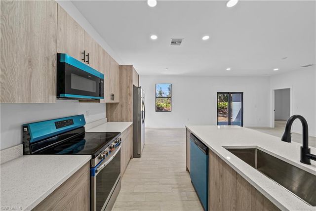 3304 69th ST W, Lehigh Acres, FL 33971