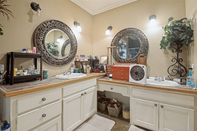 911 Bentle Branch Lane, Cedar Hill, TX 75104
