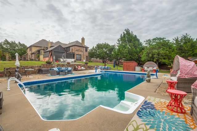 911 Bentle Branch Lane, Cedar Hill, TX 75104