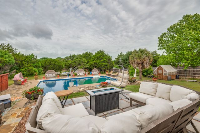 911 Bentle Branch Lane, Cedar Hill, TX 75104