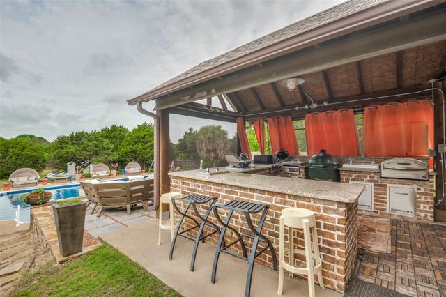 911 Bentle Branch Lane, Cedar Hill, TX 75104