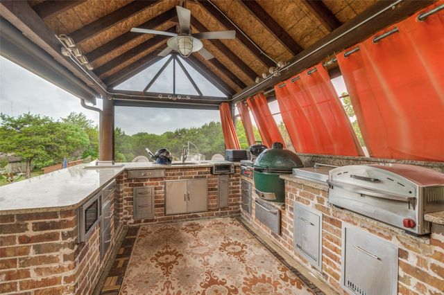 911 Bentle Branch Lane, Cedar Hill, TX 75104