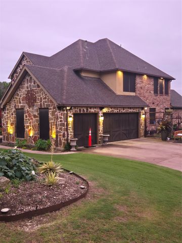 911 Bentle Branch Lane, Cedar Hill, TX 75104