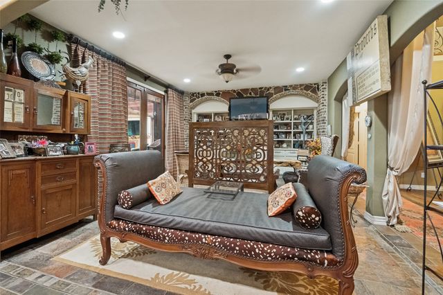 911 Bentle Branch Lane, Cedar Hill, TX 75104