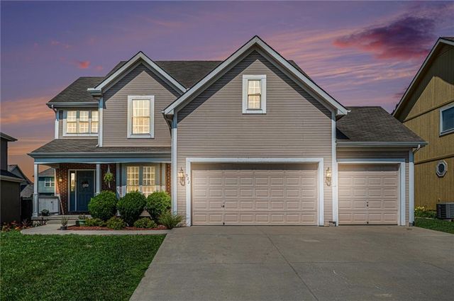 922 Southfork Street, Lansing, KS 66043