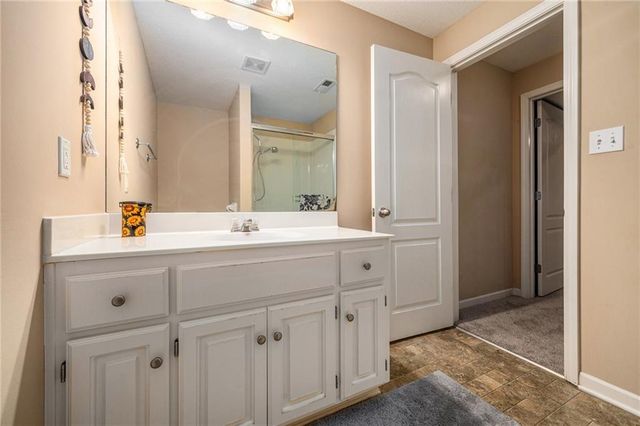 922 Southfork Street, Lansing, KS 66043