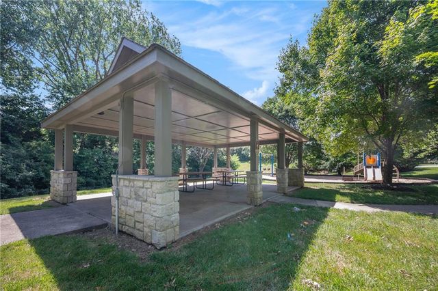 922 Southfork Street, Lansing, KS 66043