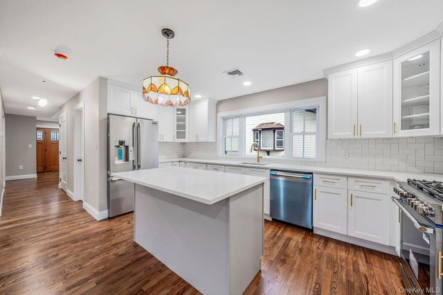 2929 Yale Place, Baldwin, NY 11510