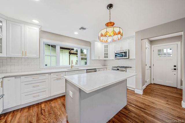 2929 Yale Place, Baldwin, NY 11510