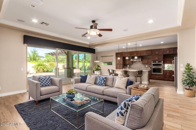 3110 E CAT BALUE Drive, Phoenix, AZ 85050