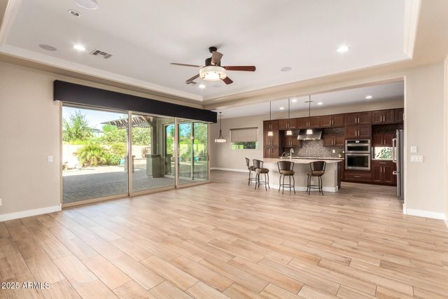 3110 E CAT BALUE Drive, Phoenix, AZ 85050