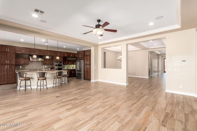 3110 E CAT BALUE Drive, Phoenix, AZ 85050