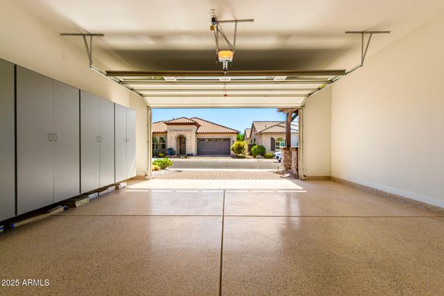3110 E CAT BALUE Drive, Phoenix, AZ 85050