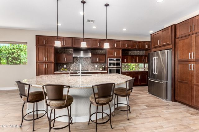 3110 E CAT BALUE Drive, Phoenix, AZ 85050