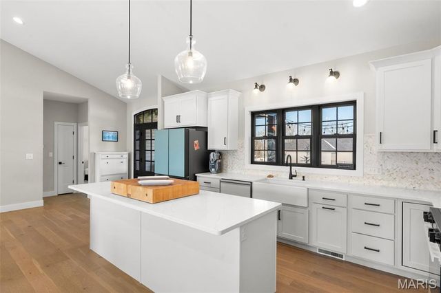 136 Valley Brook Court, Washington, MO 63090