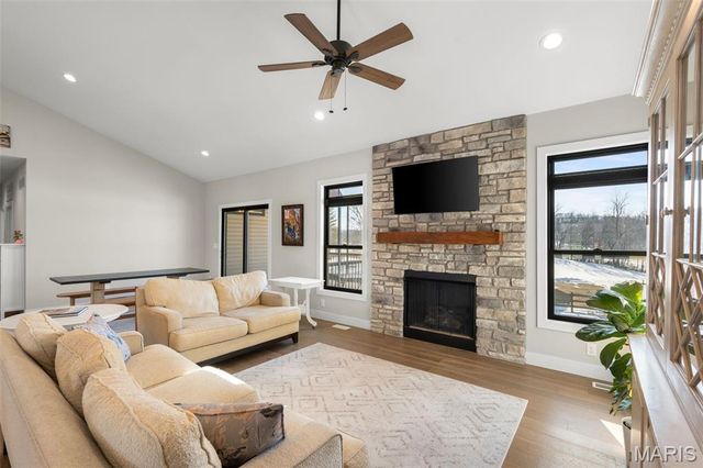 136 Valley Brook Court, Washington, MO 63090