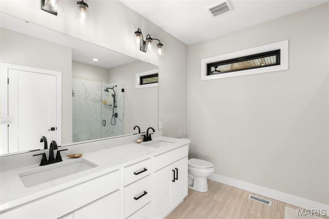 136 Valley Brook Court, Washington, MO 63090