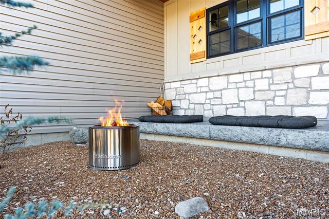 136 Valley Brook Court, Washington, MO 63090