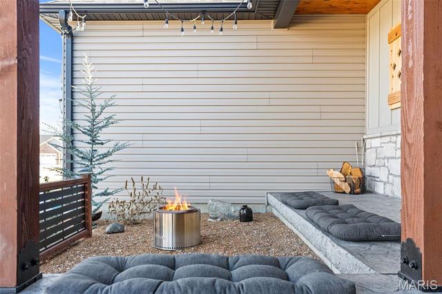 136 Valley Brook Court, Washington, MO 63090